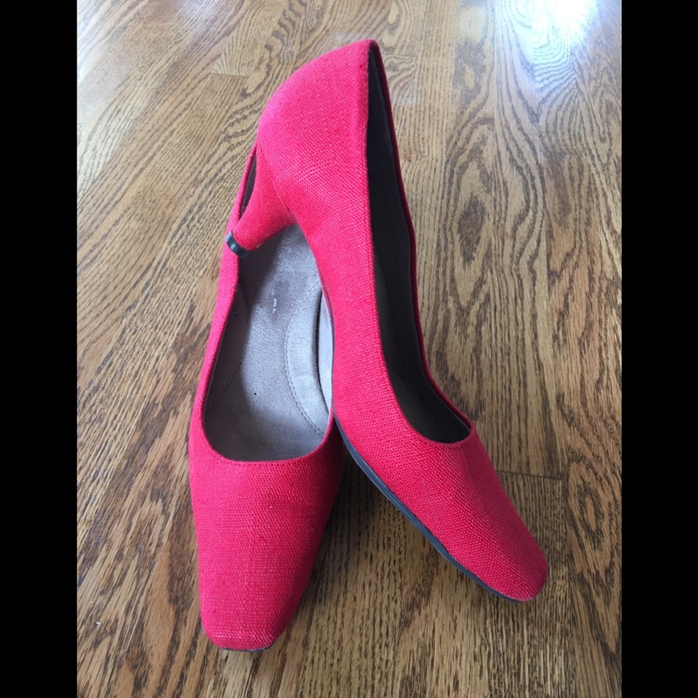 Aerosoles Cherry Red Linen Flex Sole Heels Sz-6